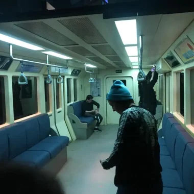 metro-car.webp