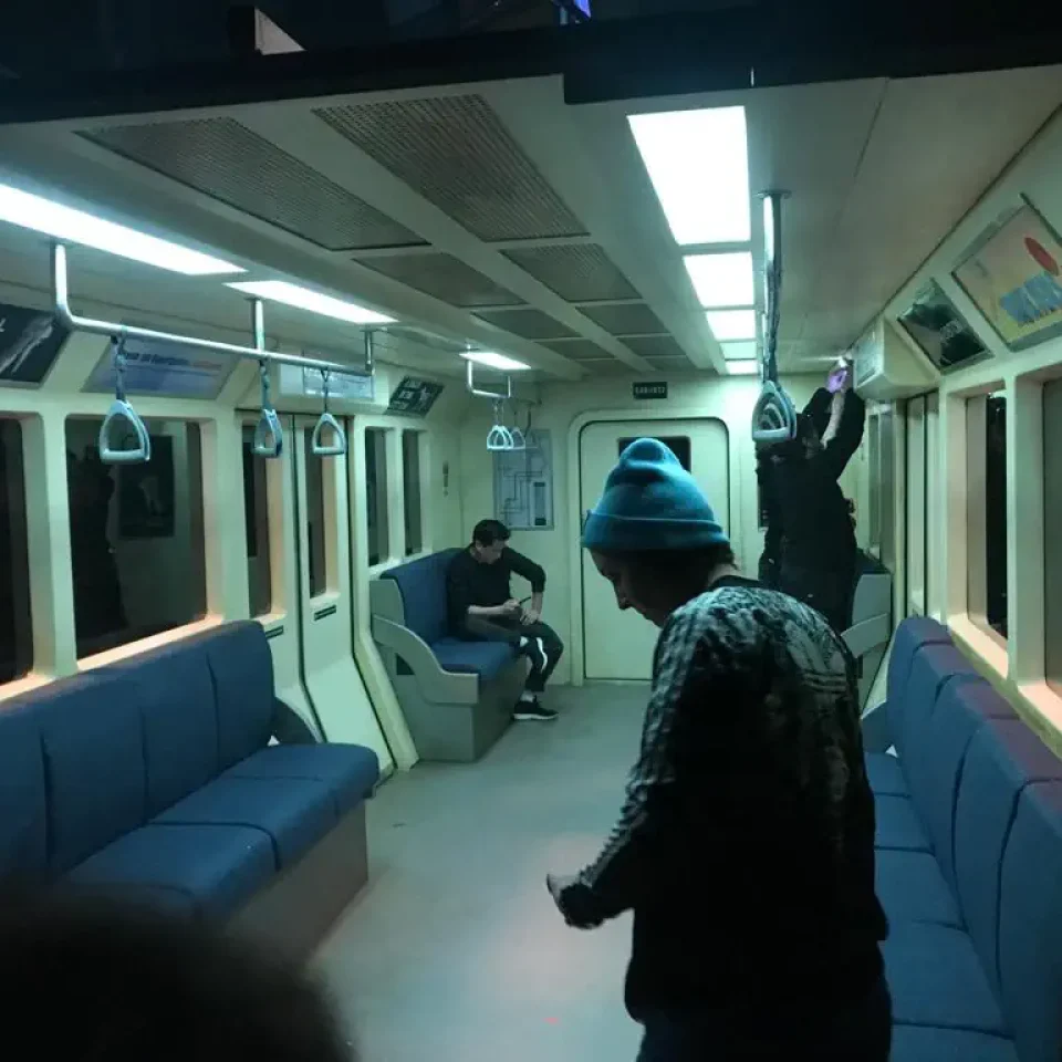 metro-car.webp